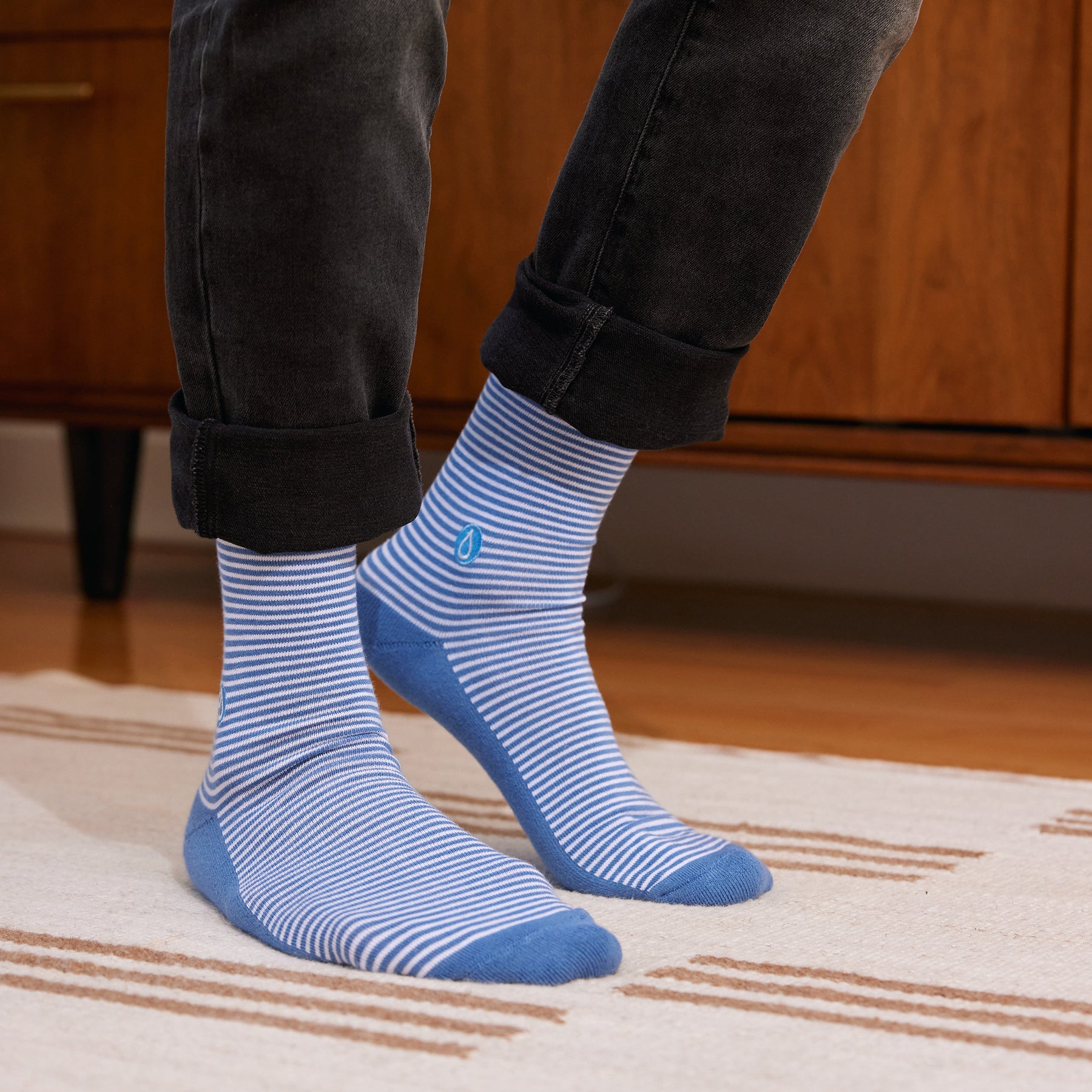 Socks that Give Water - Conscious Step